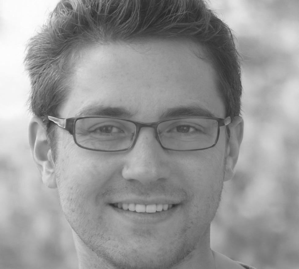 Portrait de Damien Leclerc, analyste financier